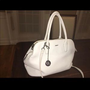 LARGE DKNY HANDBAG